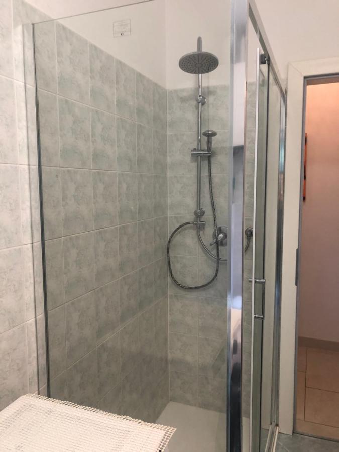 Guesthouse Gigli 2 - Free Tourist Card & Car Parking - No Trucks Больцано Экстерьер фото